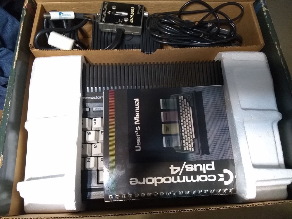 Commodore Plus/4 Computer, IN BOX, CBM 264 (As-Is) #101