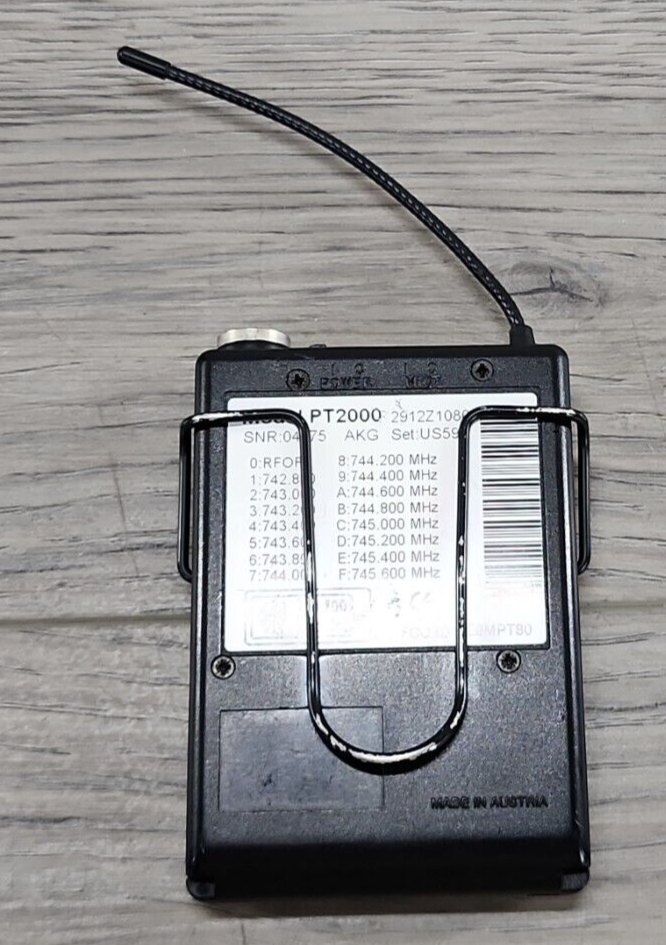 AKG Platnum Series Wireless Receiver Model WR2000 Bundle Pro Audio Equip Tested