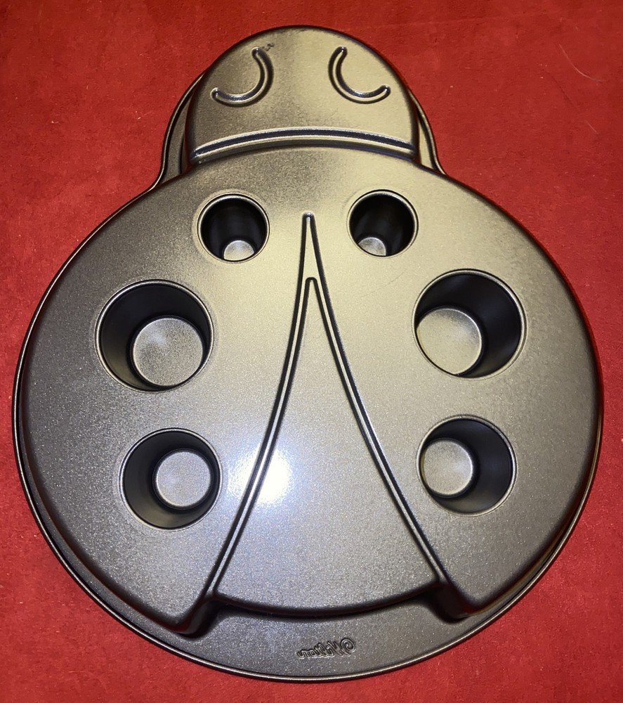 Wilton Lady Bug Nonstick Cake Pan Sturdy