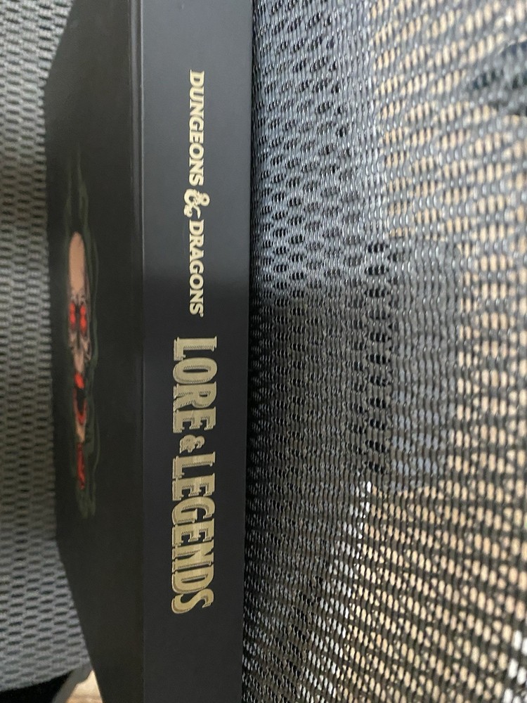Dungeons And Dragons: Lore & Legends Book