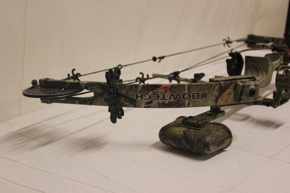 Bowtech Tomkat RH Compound Bow 70 LBS Camo