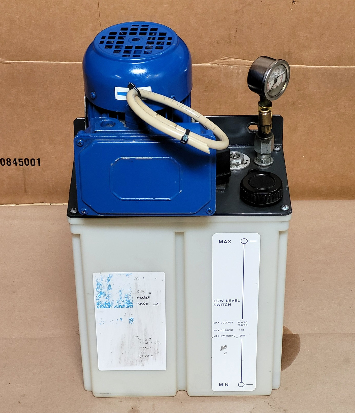 LUBRICATOR TANK ABB MOTORS TYPE UM 56B 4 FROM HARDINGE CONQUEST T42SP LATHE