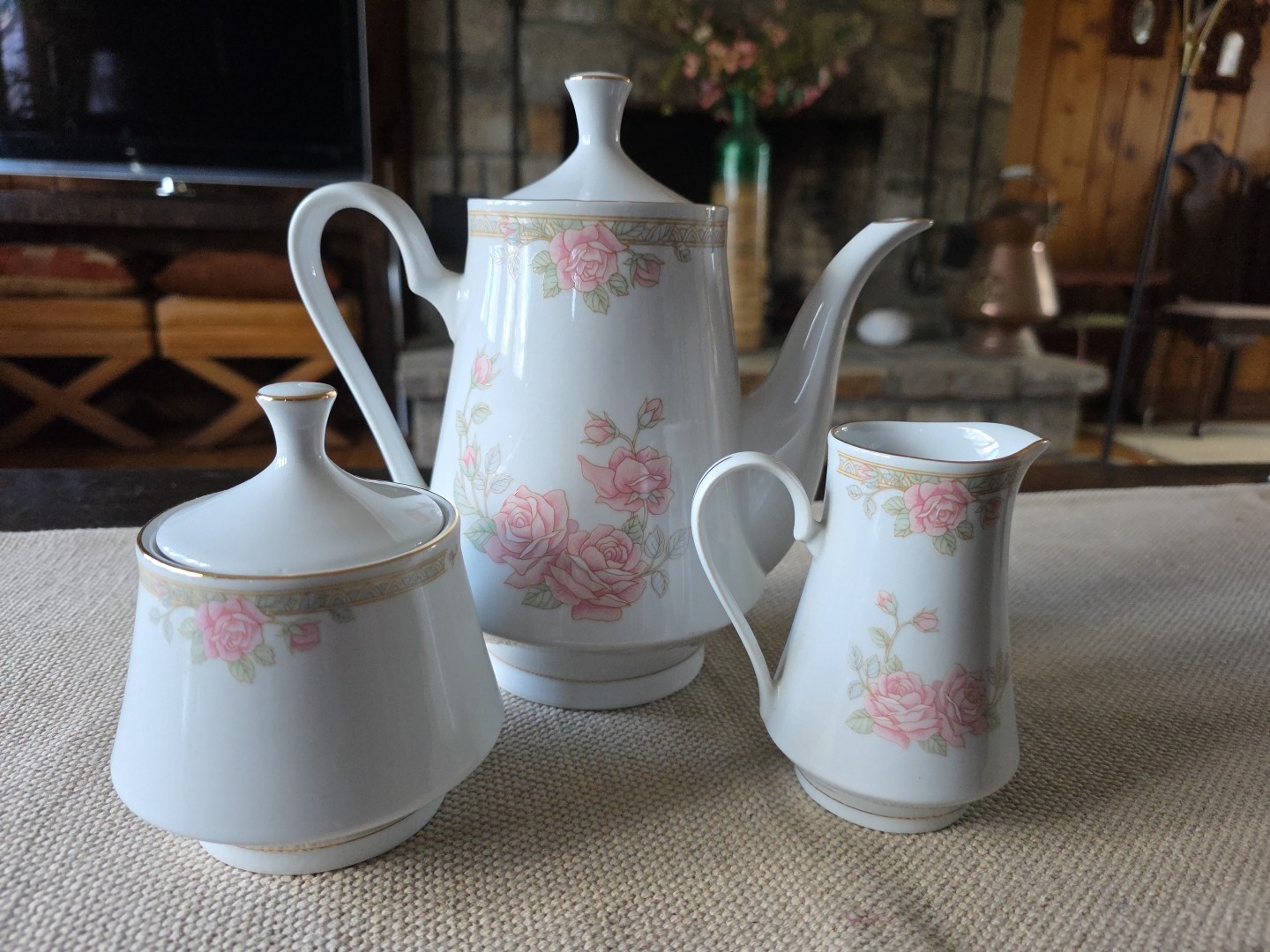 Crown Ming Fine Jian Shiang Christina Pattern Fine China Tea Pot, Sugar, Creamer