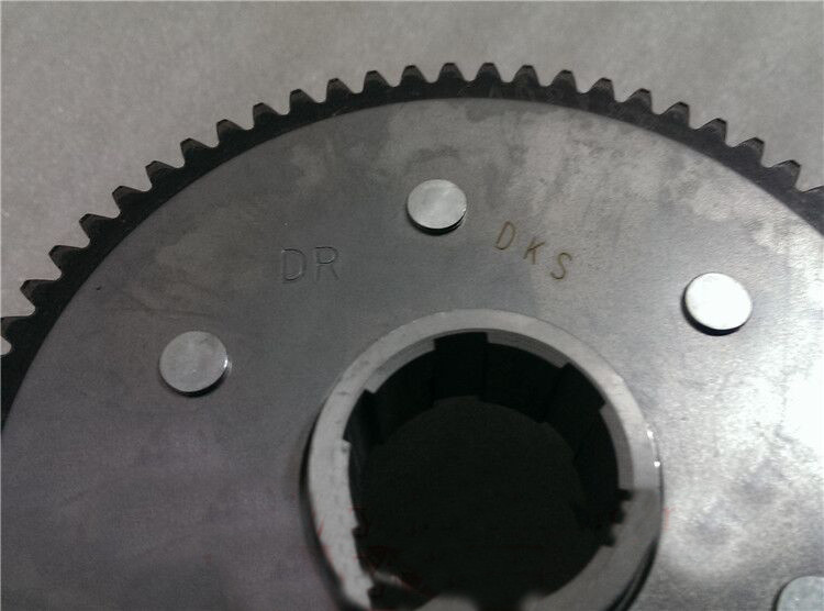 CB250 engine clutch assembly