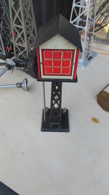 Lionel Train Building YUT