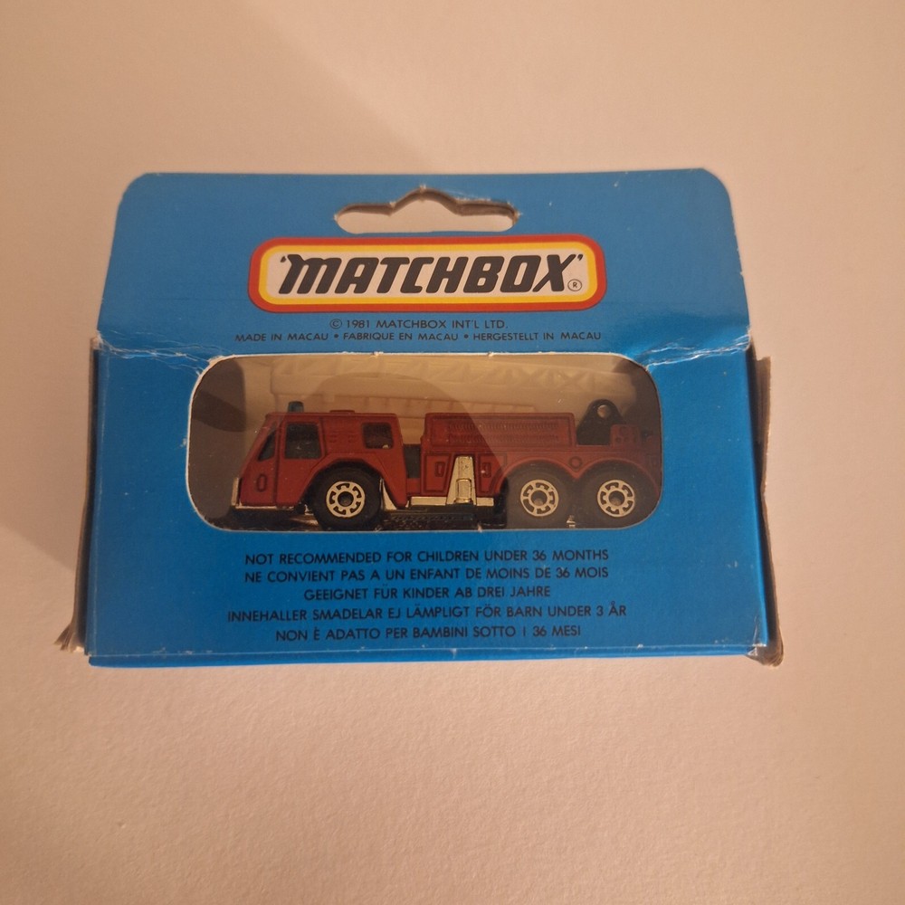 Matchbox MB18 FIRE ENGINE 1981 pristine, in original box