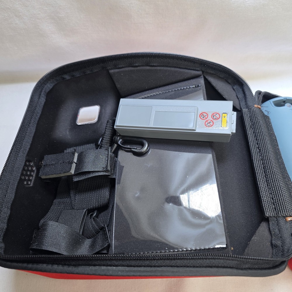 Philips HeartStream Forerunner Semi-Automatic Defibrillator 2 Batteries