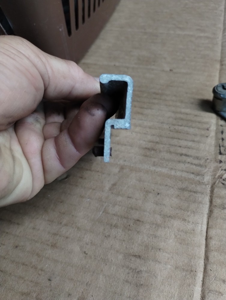 CRAFTSMAN TOOL BOX CARRY HANDLE. #C21