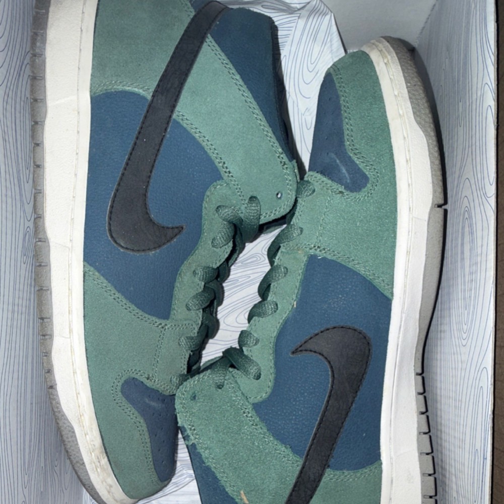 Nike SB Dunk Mid Nori