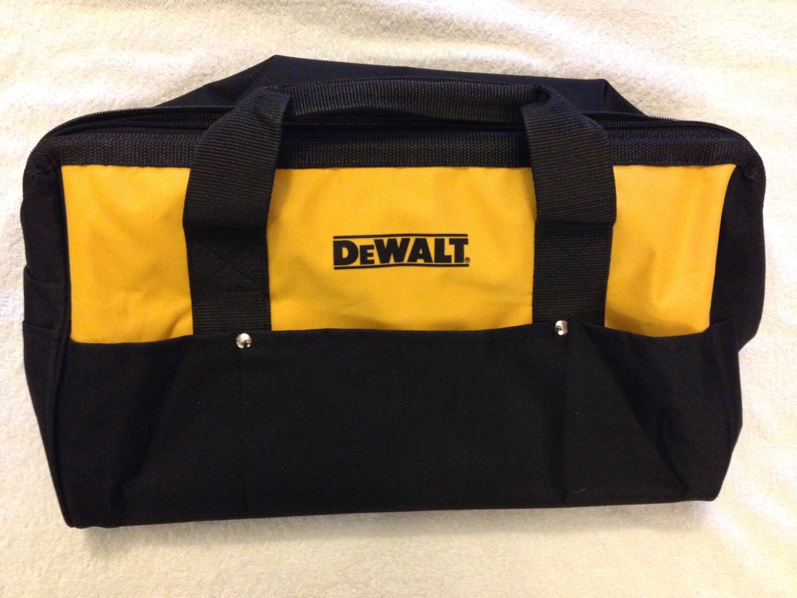 New Dewalt DCK019 Tool Bag Heavy Duty Ballistic Nylon 19” x 12" x11" w 6 pockets