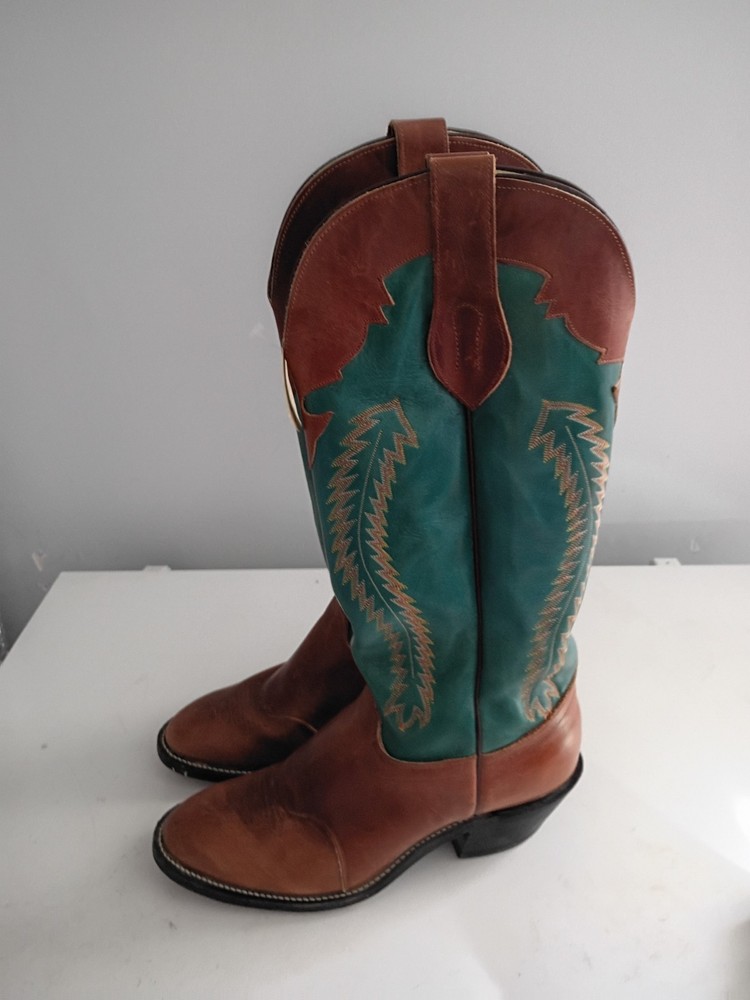 Olathe chocolate horse boots