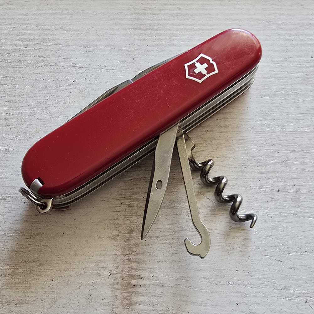 VICTORINOX SWISS ARMY KNIFE EXPLORER 91MM 4 LAYER MULTI TOOL