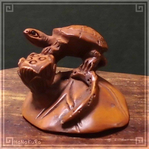 Boxwood Netsuke Carving No.275 Turtle on Lotus