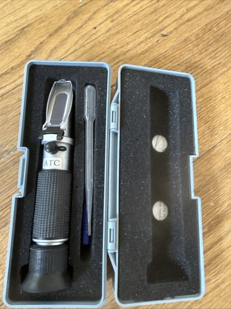 REF113 Brix 0~32 ATC Portable Handheld Refractometer   REF113 REF113
