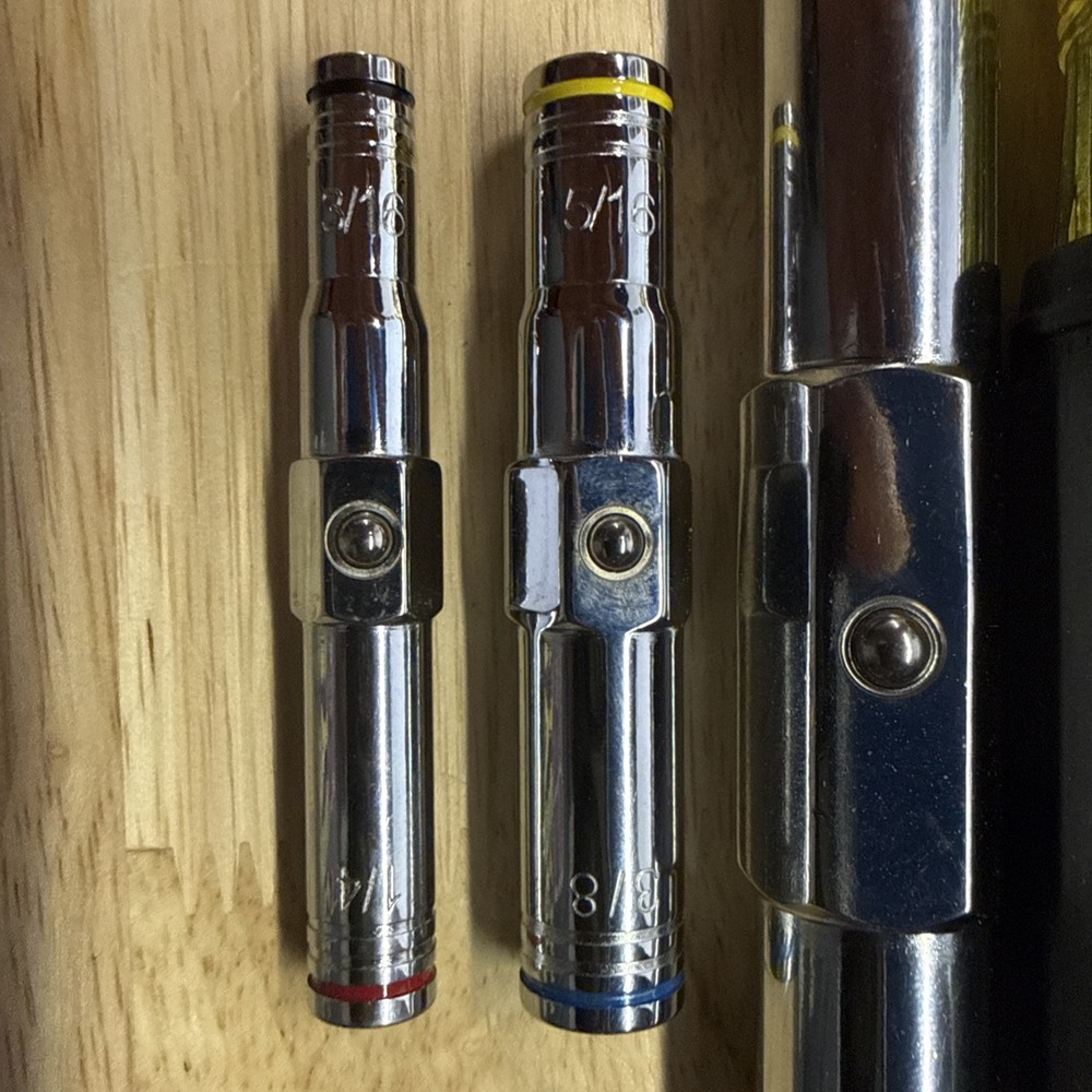 KLEIN TOOLS 6-in-1 Multi-Nut Driver used