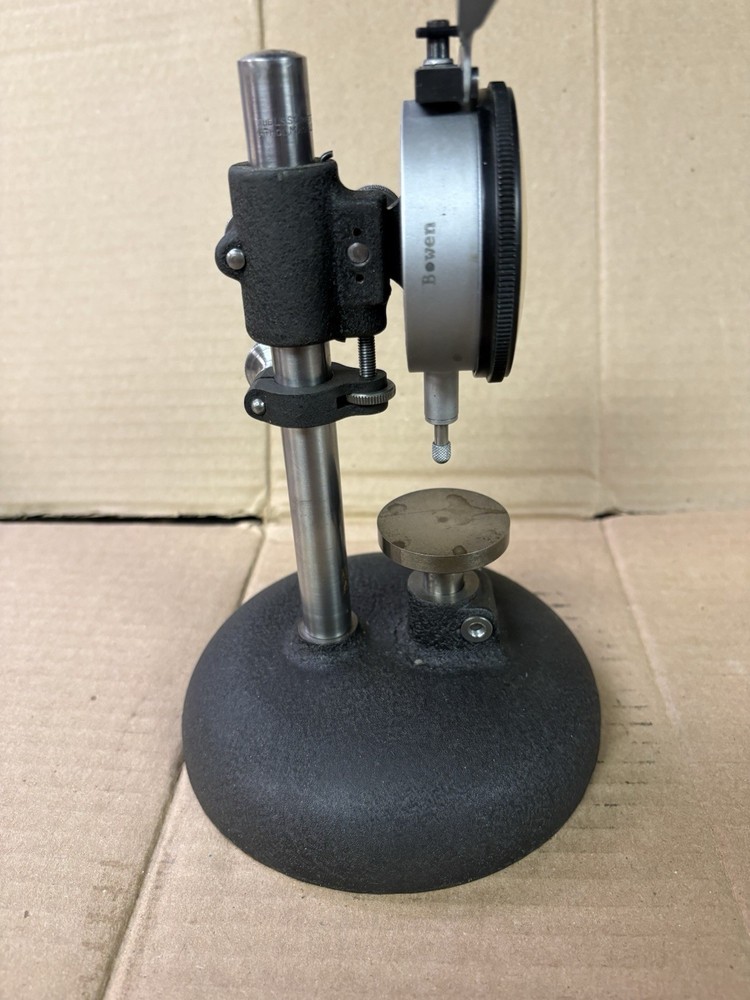 Starrett No. 654 Bench Comparator Stand W/655-141 Dial Indicator