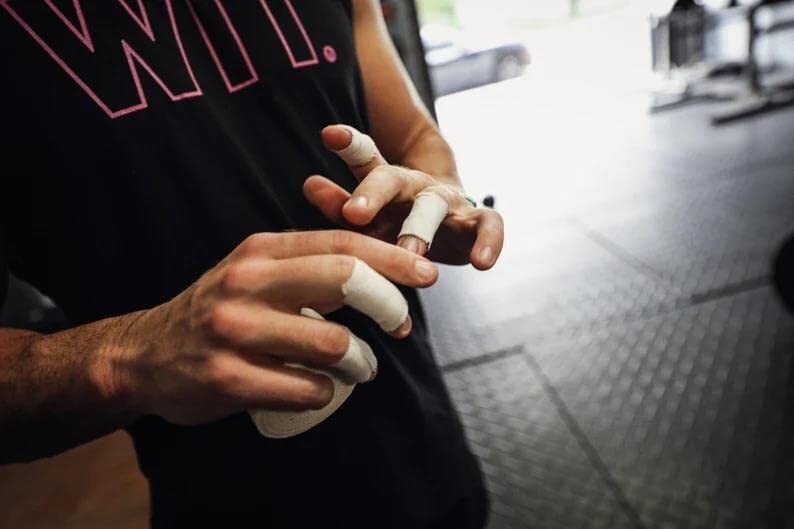 Athletic Tape 2/5 Pack White Sport Tape,Very Strong No Sticky Residue Wrist Ankl