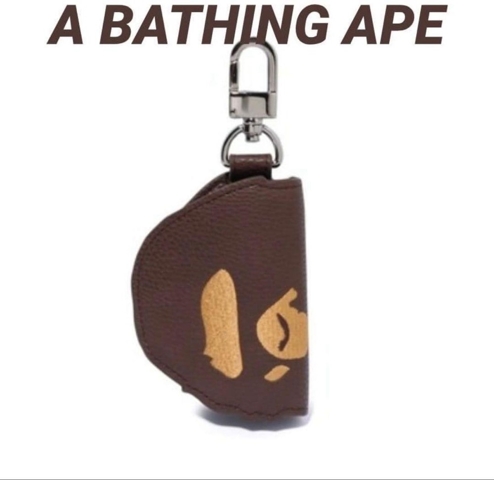 BAPE Leather APEHEAD Key Case