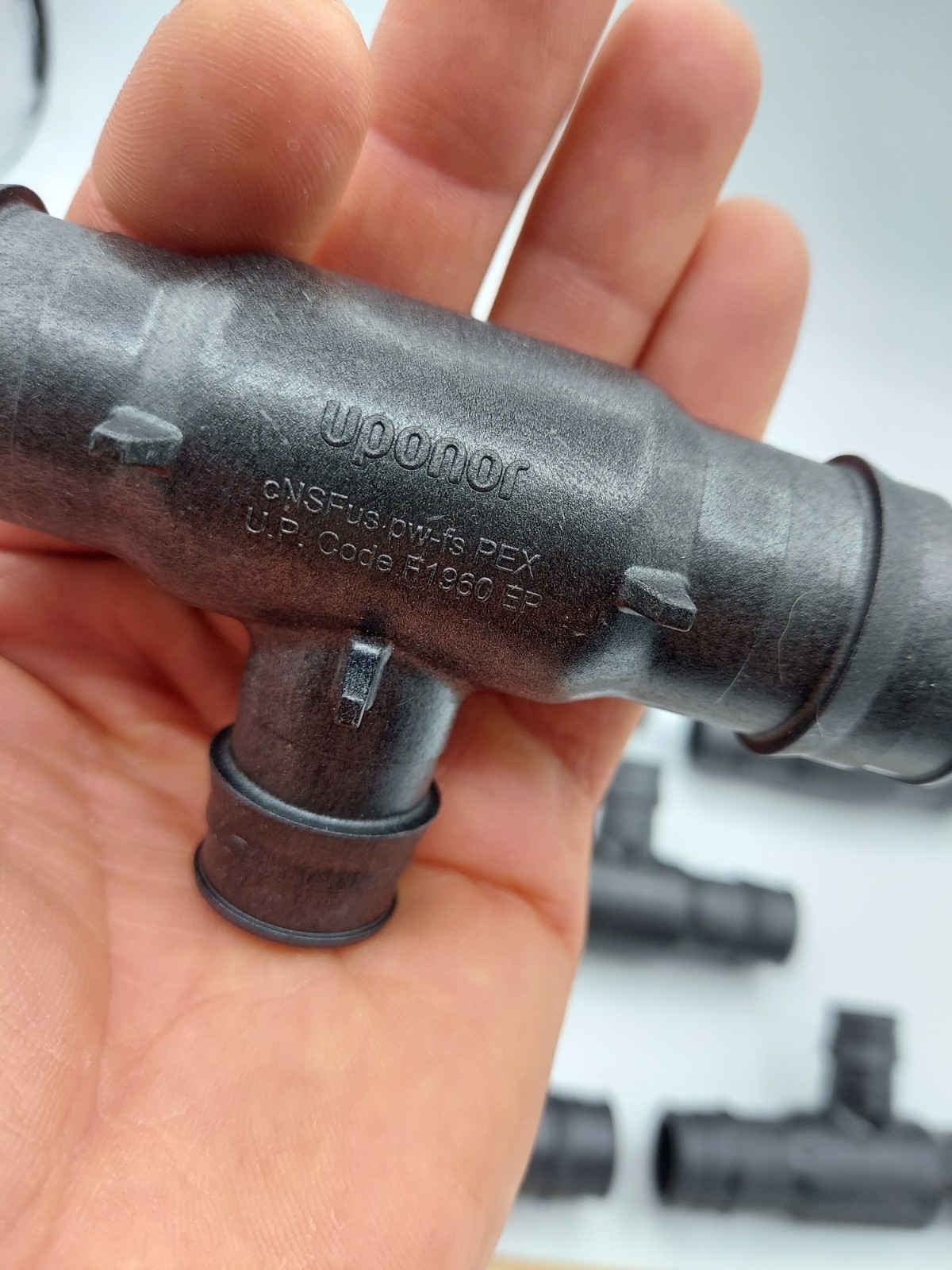 Uponor ProPEX 1 in x 1 in x 3/4 in PEX-A Expansion Barb Reducing Tee *LOT OF 10