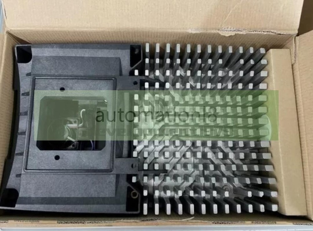 Lenze E82MV552-4B001 E82MV552_4B001 frequency converter new