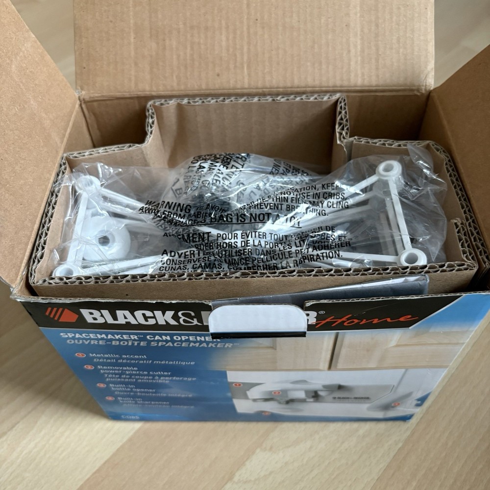 BLACK & DECKER Spacemaker Under Cabinet Can Opener & Knife Sharpener White CO85