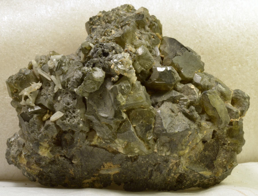 #2206 Sphalerite, Calcite - Bulgaria