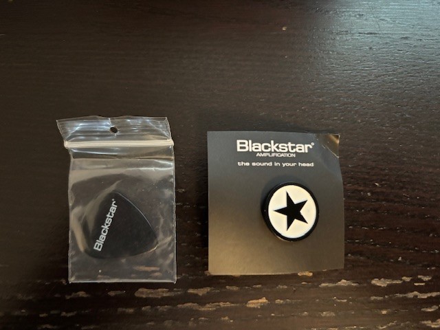 BLACKSTAR AMPLIFICATION CUSTOM STAR PIN & PICK 2PC SET