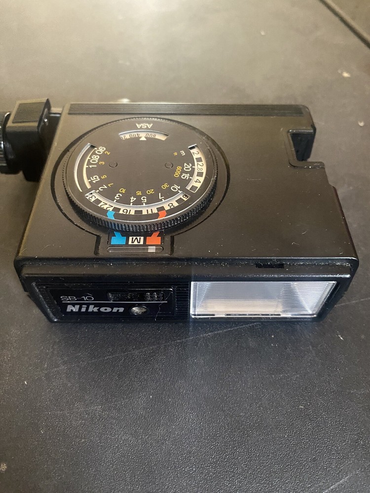 Vintage Nikon SB-10 Shoe Mount Speedlight Flash