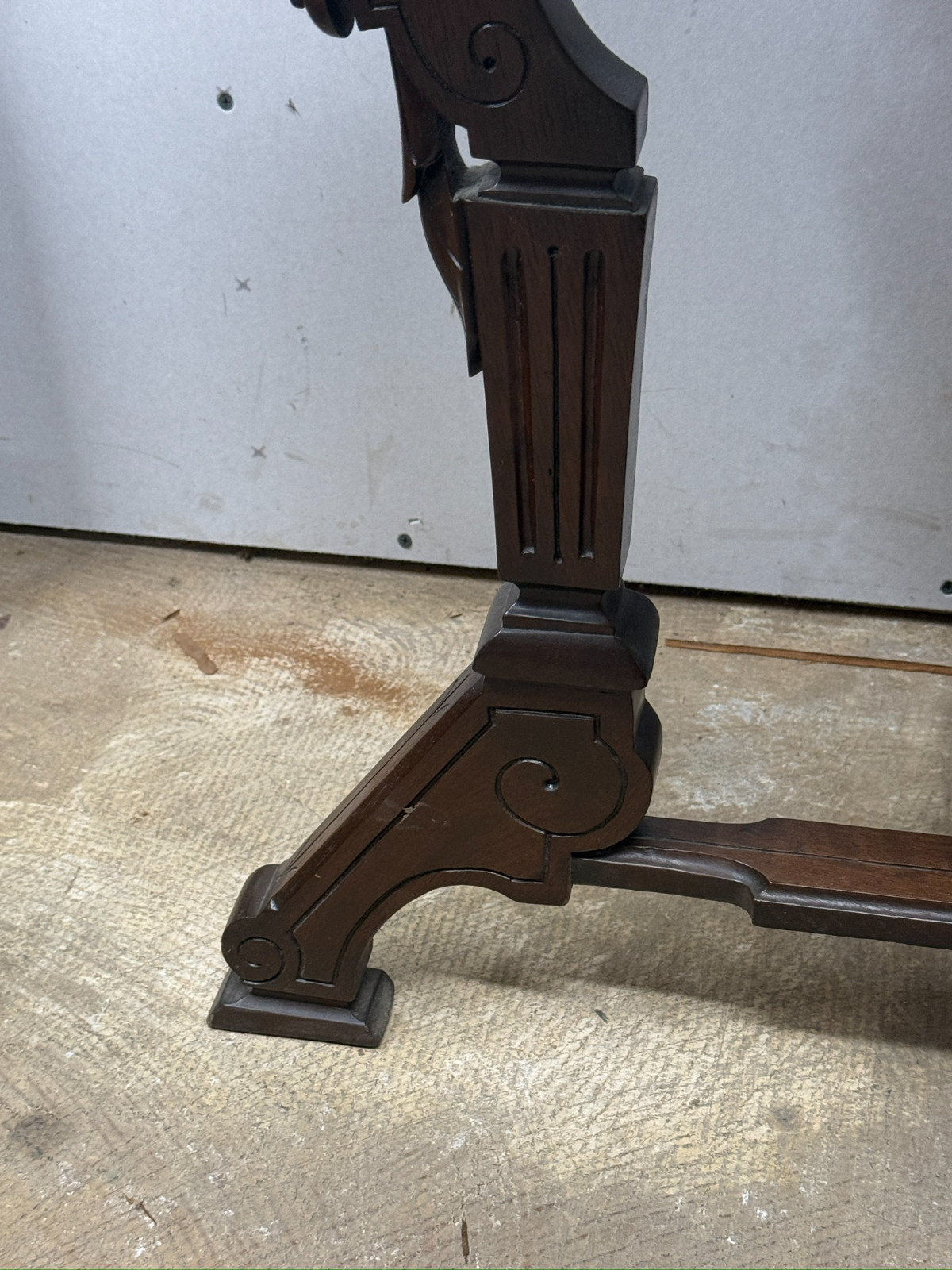 antique Rennaissance revival Victorian walnut parlor center table marble 1870