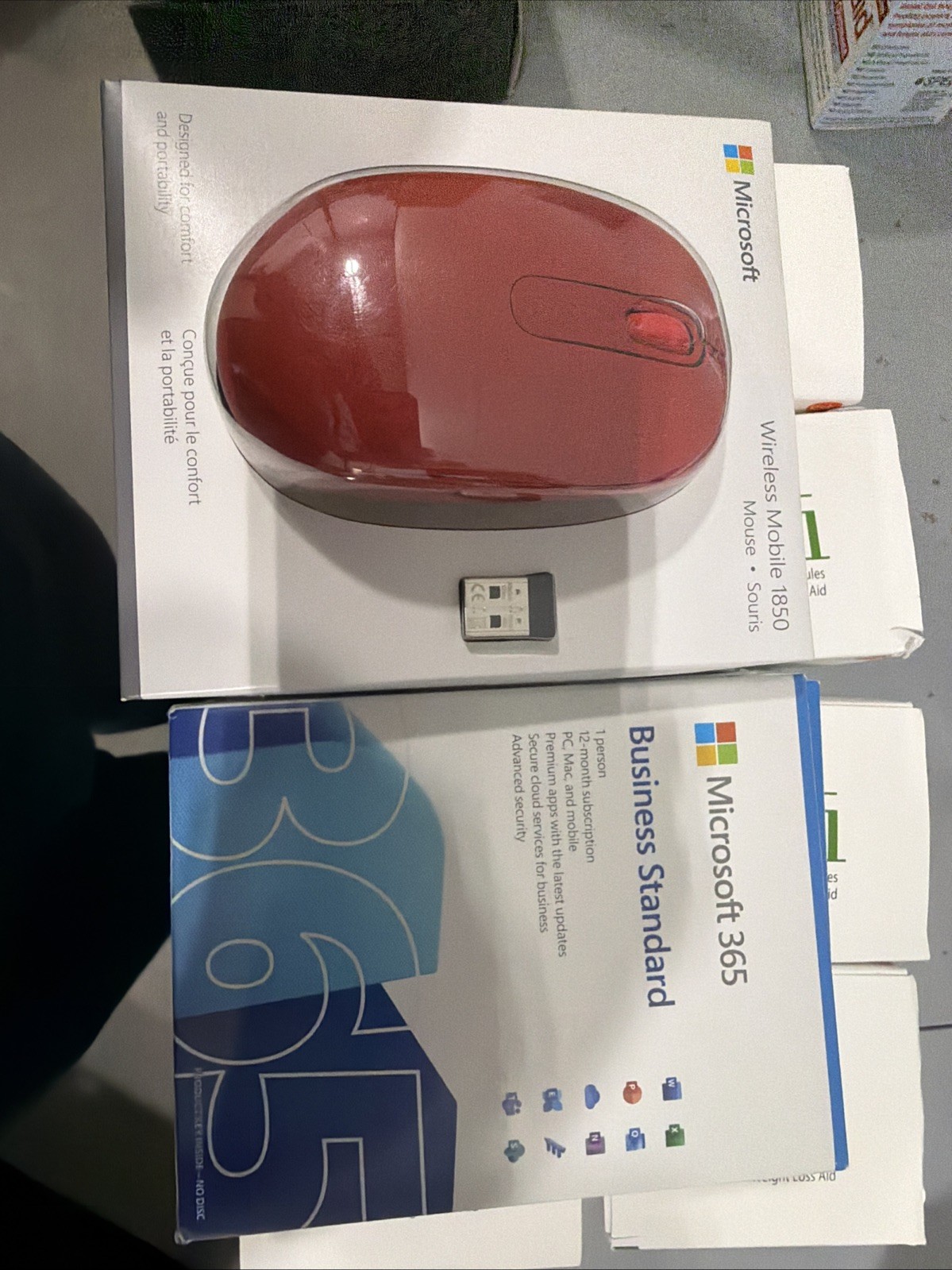 Microsoft 365 Business Standard 1-Year Subscription 1-free mS wiireless Mouse