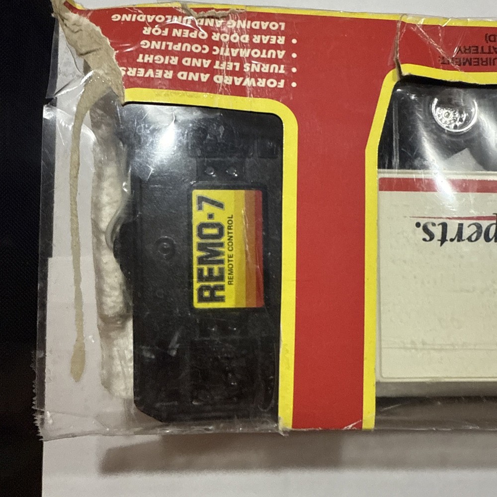 Vintage Remote Control 18-Wheeler Hauler Please See Description