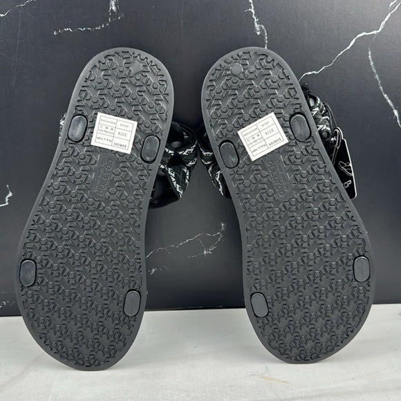 Pulltop Jolin Men’s Sandal Black/White sz 4