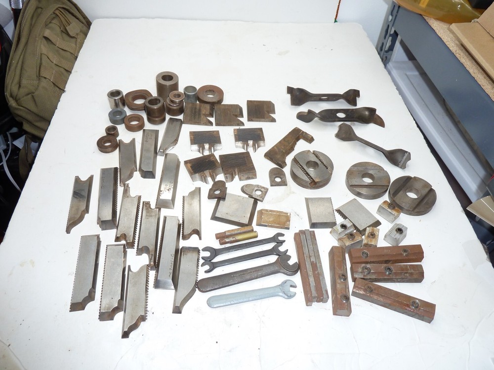 Wood carpenter machine shapes cutters