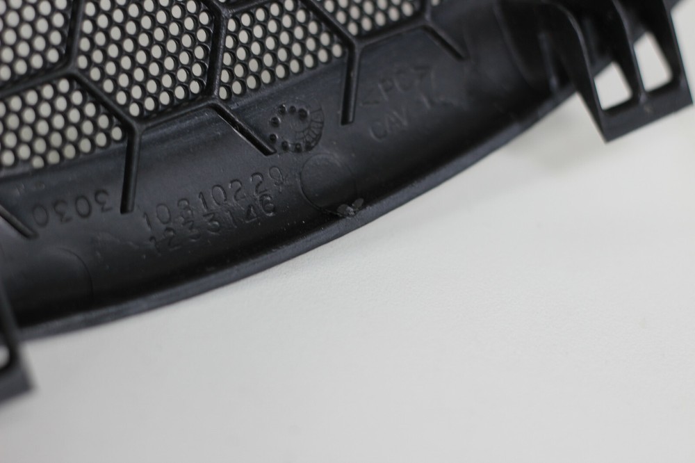 2004 - 2009 Pontiac Grand Prix Rear Deck Speaker Grill Covers Black Left + Right