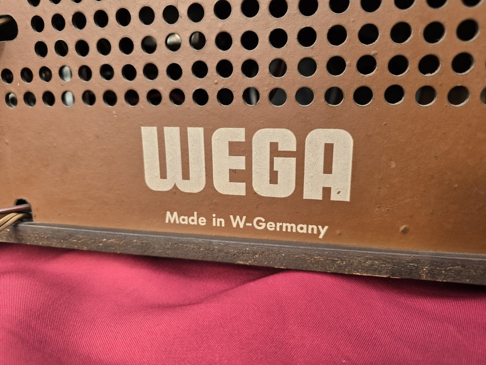 WEGA Wegaphone 529 from 1963-65 - Historic Design Device