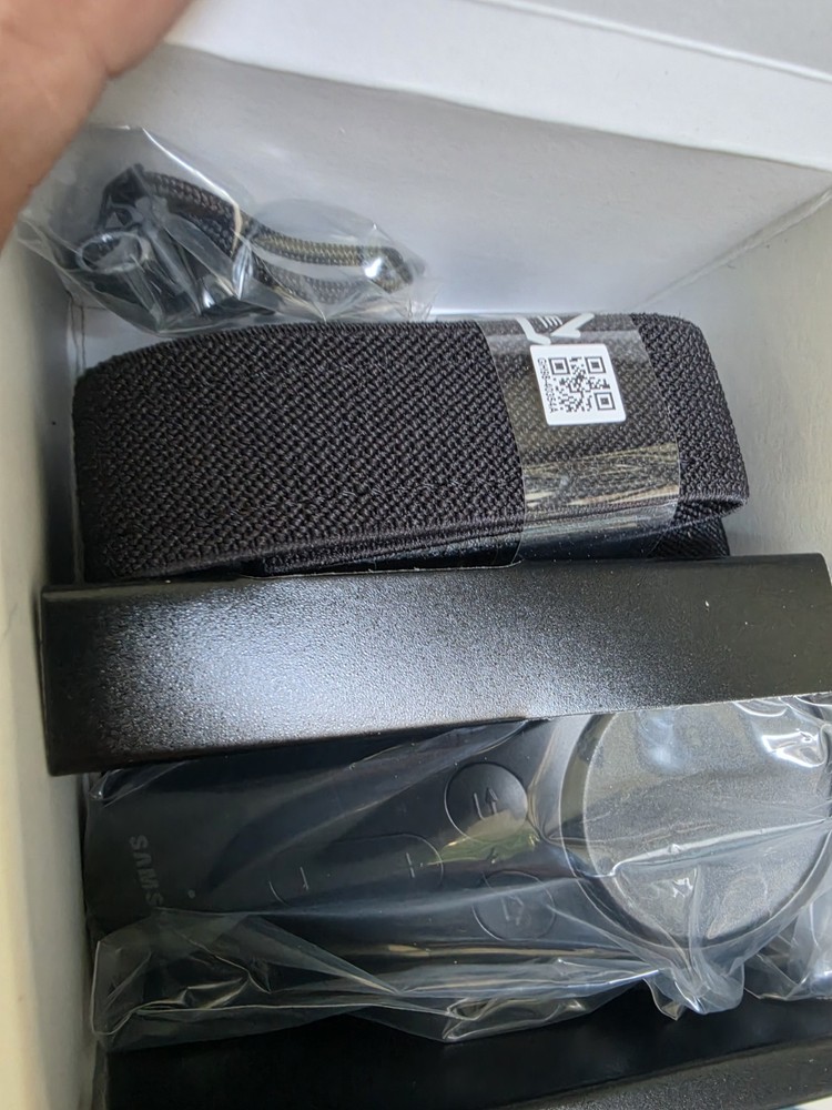 Samsung Gear VR SM-R324 with Controller Compatible with Oculus, Black