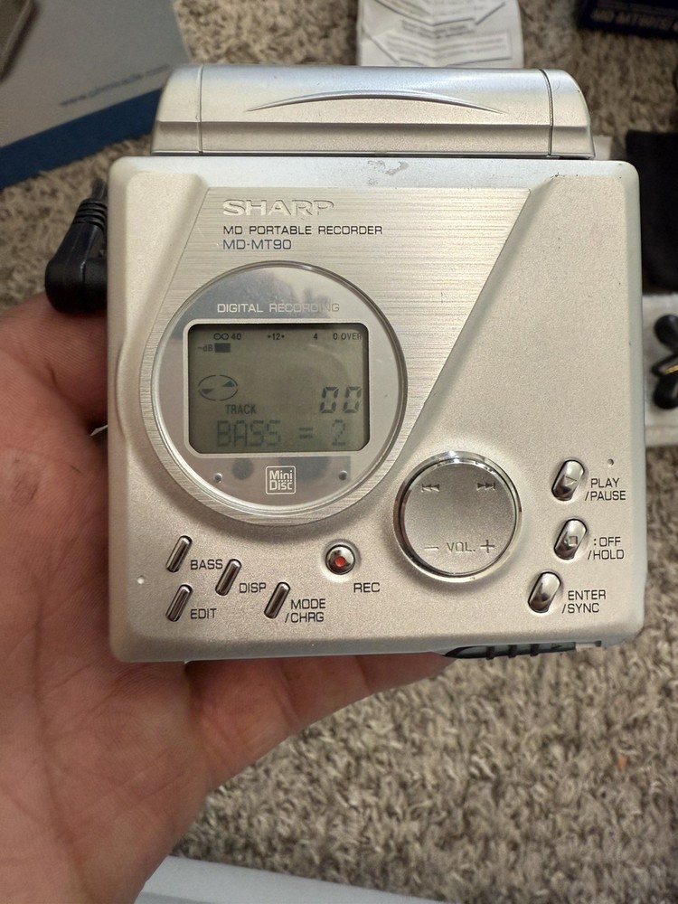 Sharp MD-MT90 (S) Portable Minidisc Player & Recorder Walkman - With Remote