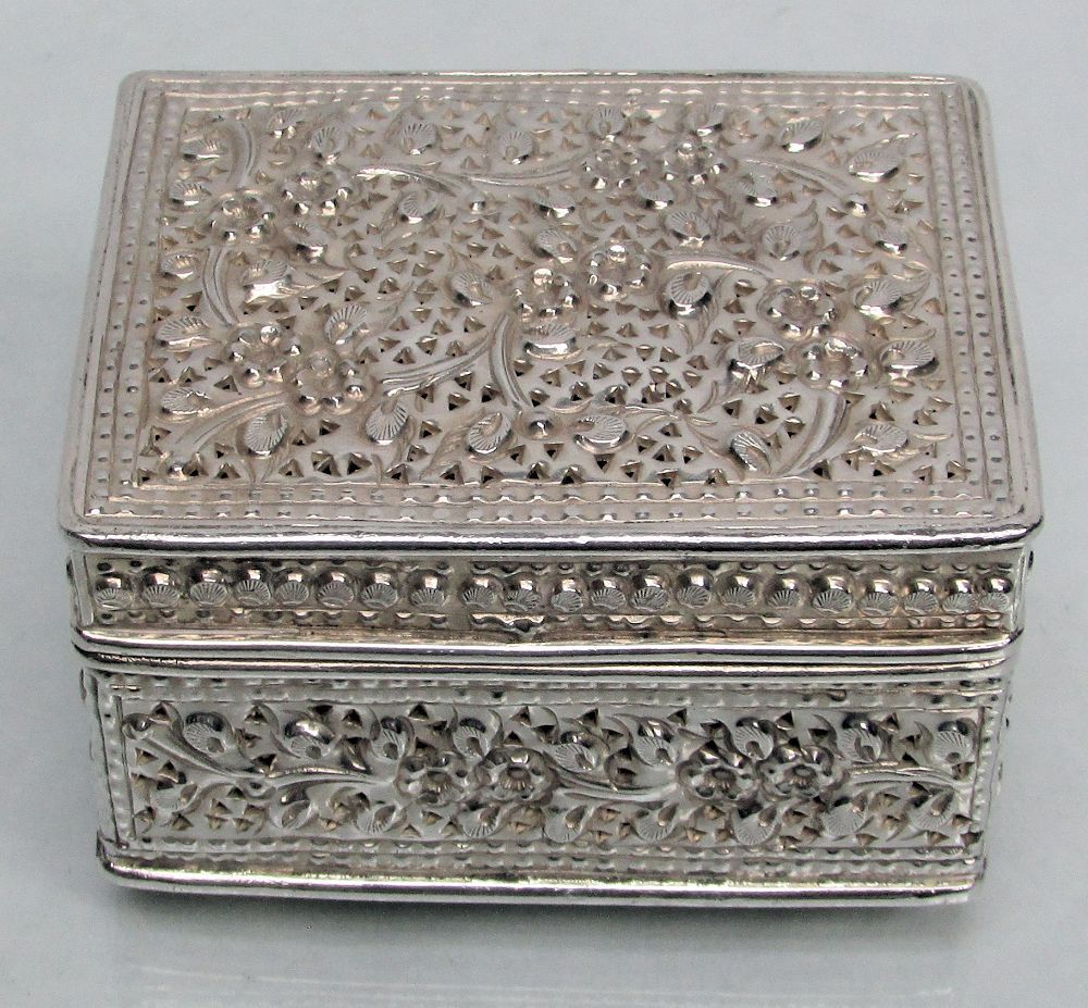 NICE VINTAGE STERLING SILVER SPICE BOX