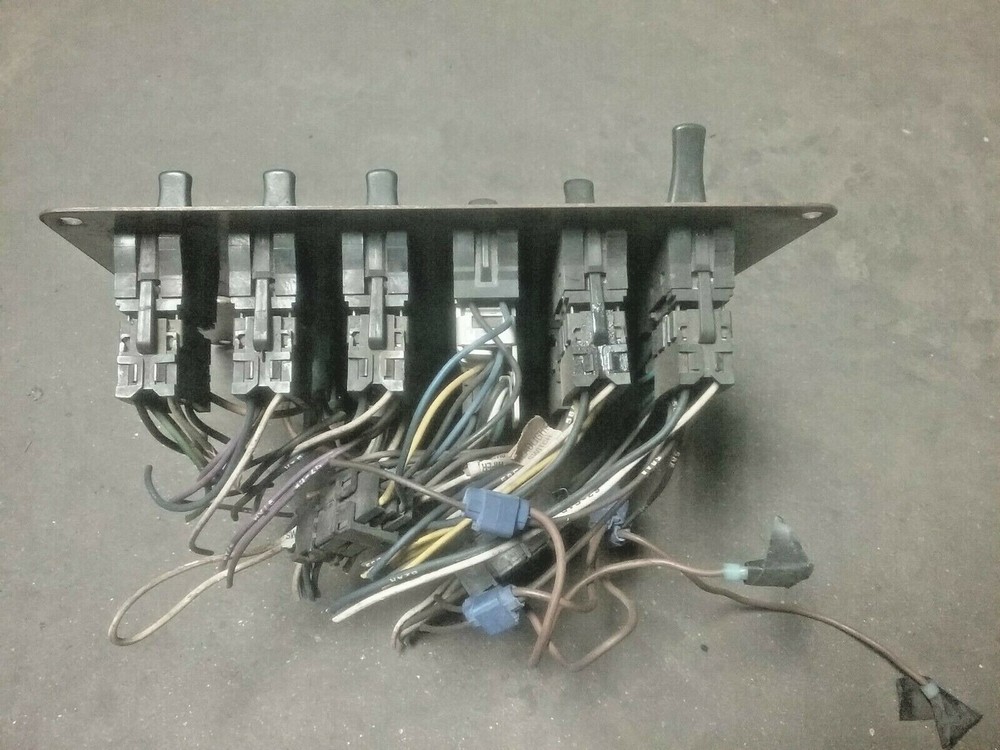 INTERNATIONAL 9400 SWITCH PANEL