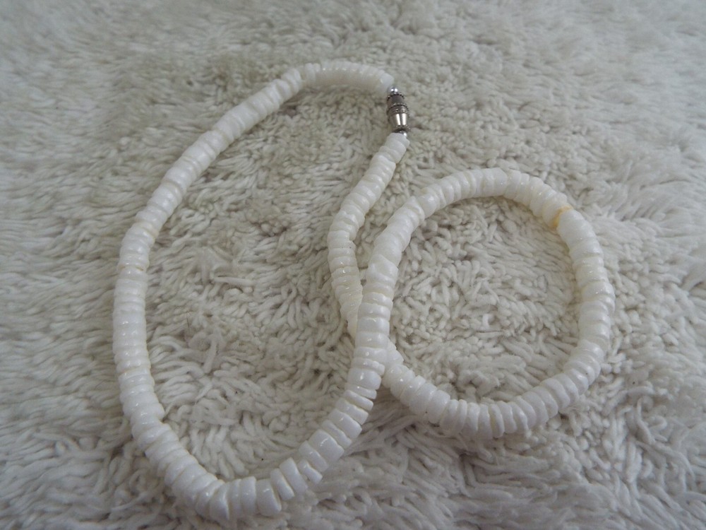 White Heishi Shell Necklace (C70)