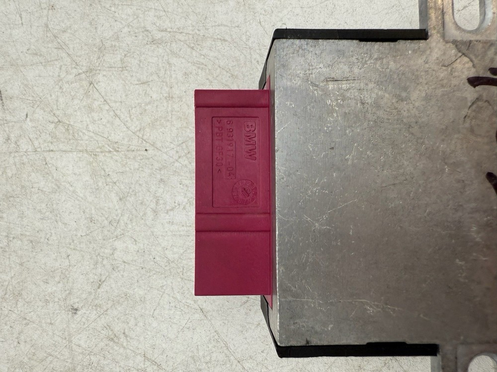 BMW E88 E82 E90 E92 E93 E84 E70 E89 Ekpm3 Helbako Fuel Pump Module Control Unit