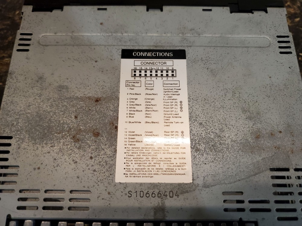 Alpine CDE-121 Radio Head Unit