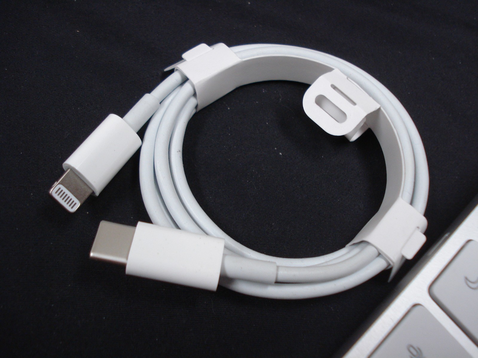 NEW Apple Magic Keyboard with Touch ID A2449 EMC 3579 US English BLUE OEM