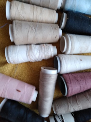 Large Assortment Coned Thread