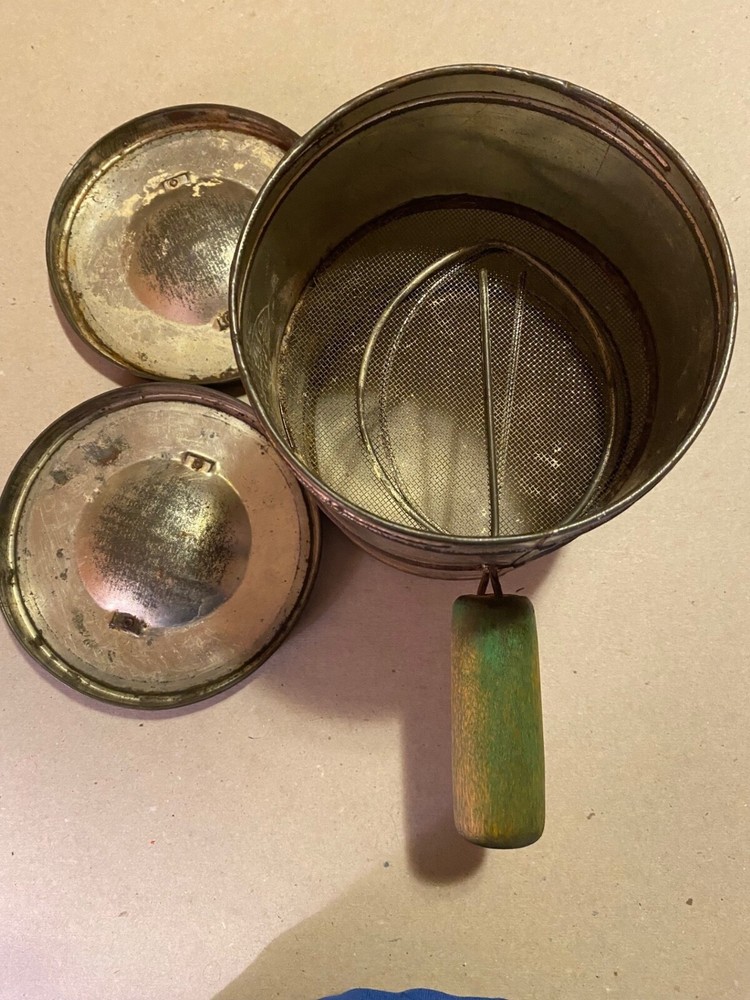 Antique Duplex Sifter 5 Cup Green Handle