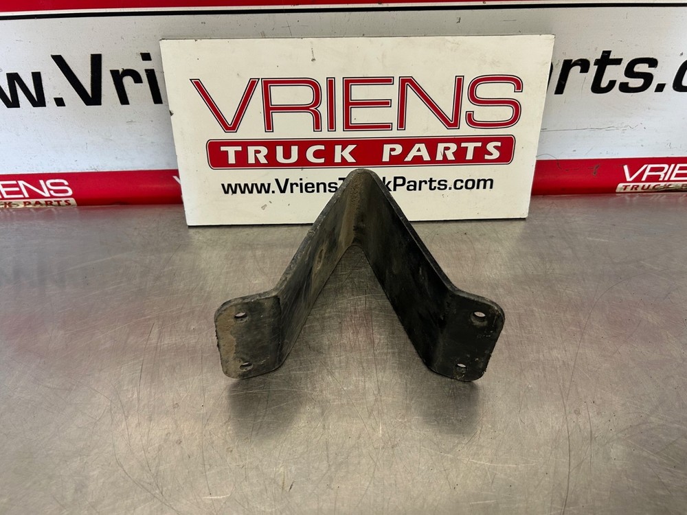 FREIGHTLINER 22-47615-000 BRACKET-SUPPORT, STEP, UPPER, PLAIN, 25 IN