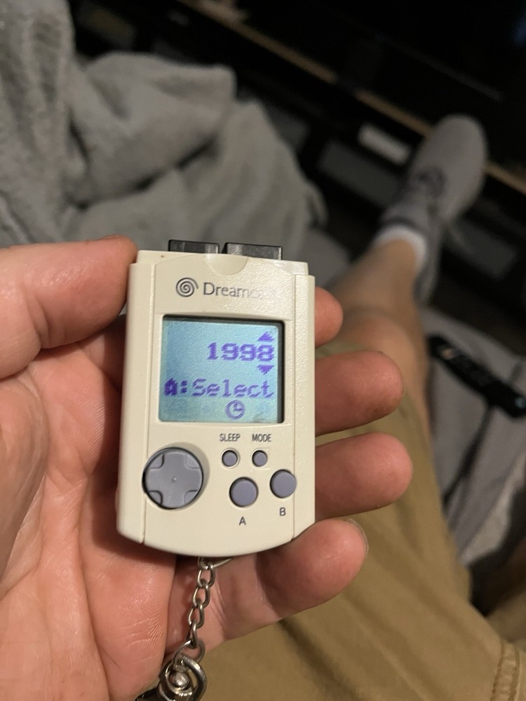 Sega Dreamcast VMUs memory and rumble pack tested