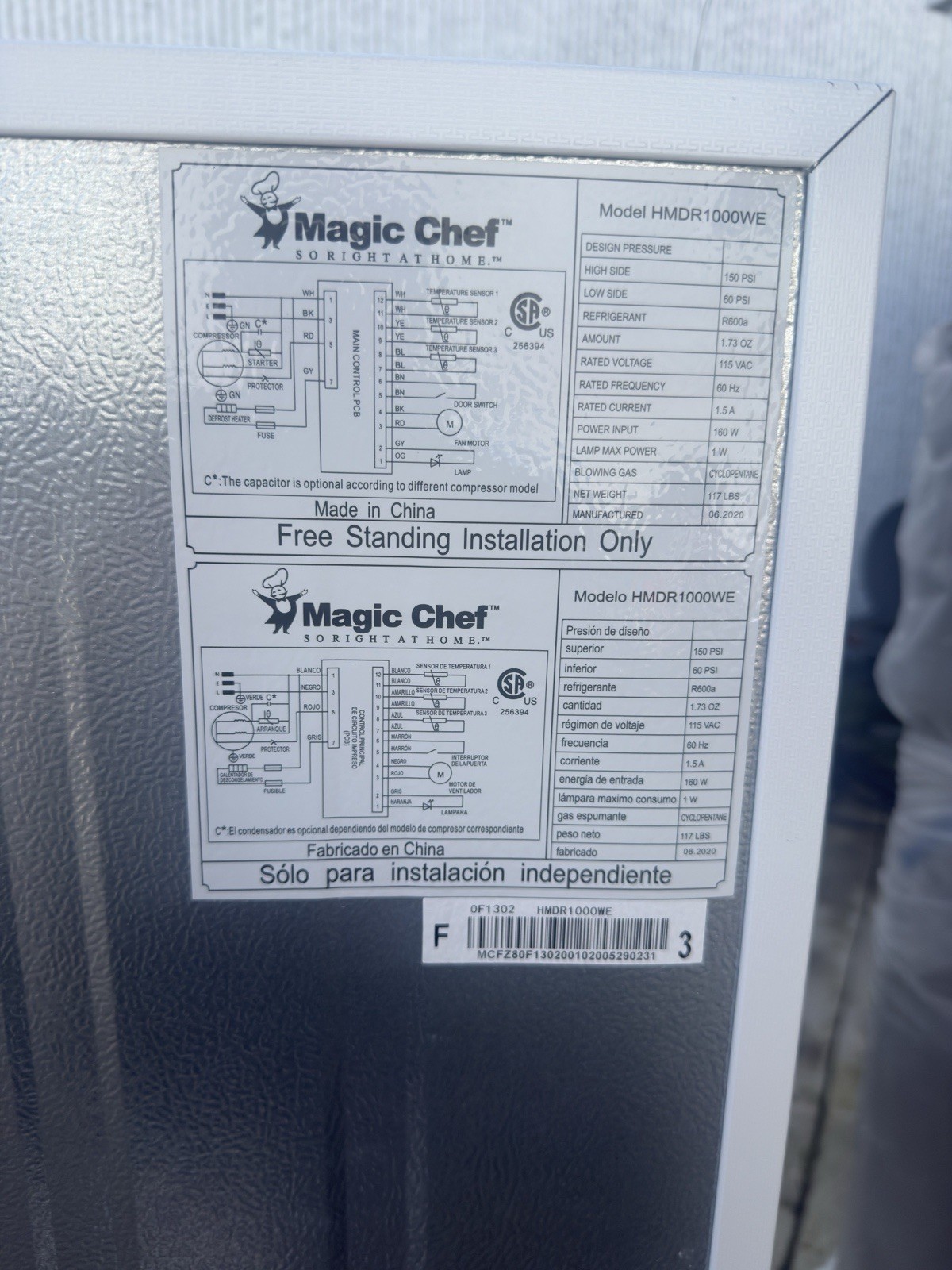 Magic Chef HMDR1000WE Top-Freezer Freestanding Refrigerator White Adjustable Sh…