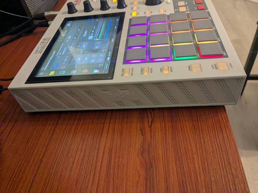 Akai MPC One Retro Edition