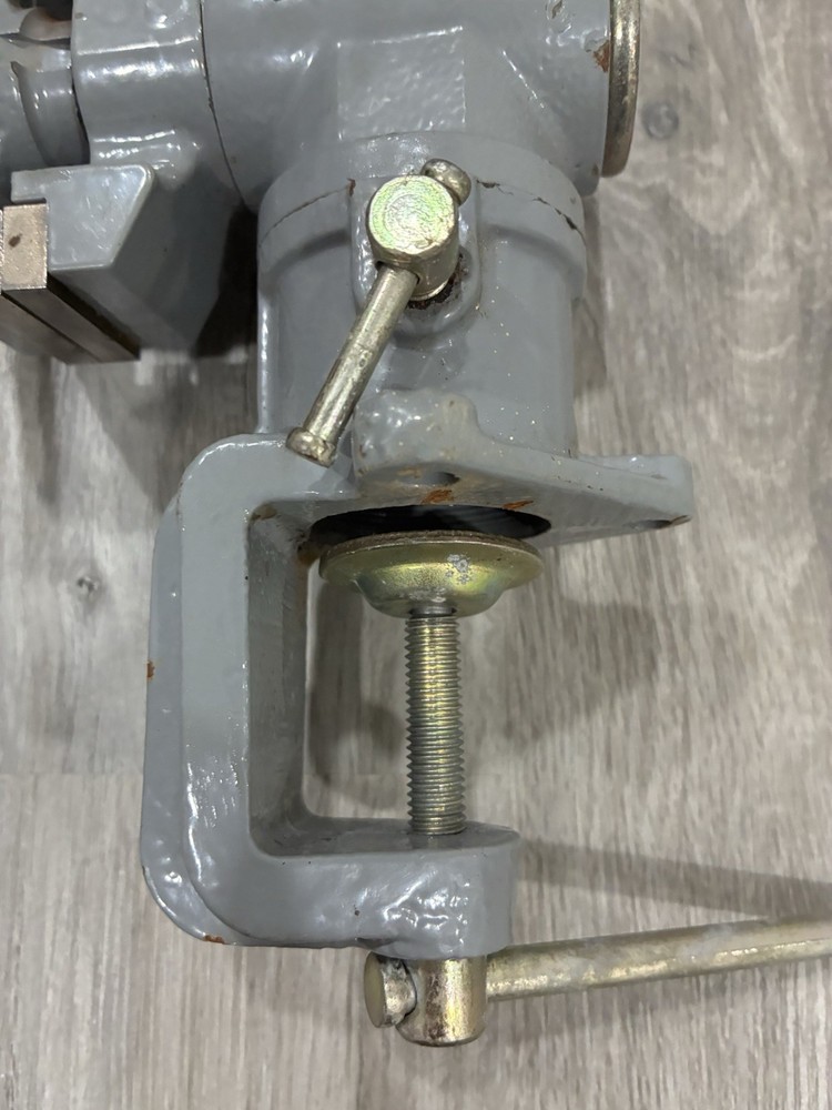 Central Machinery vise